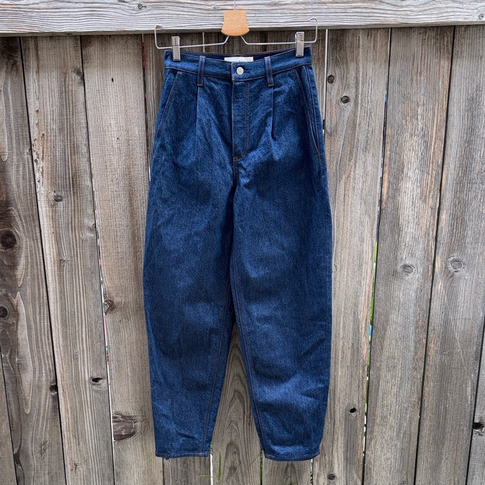 Aritzia Denim Florum THE LUANNE HIGH RISE TAPERED jean Size 24